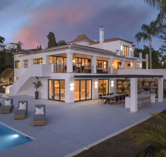 Sale of detached villa in El Paraiso