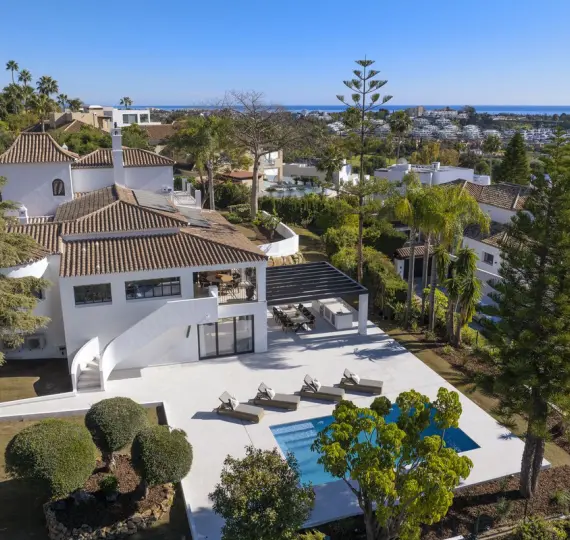 Sale of detached villa in El Paraiso