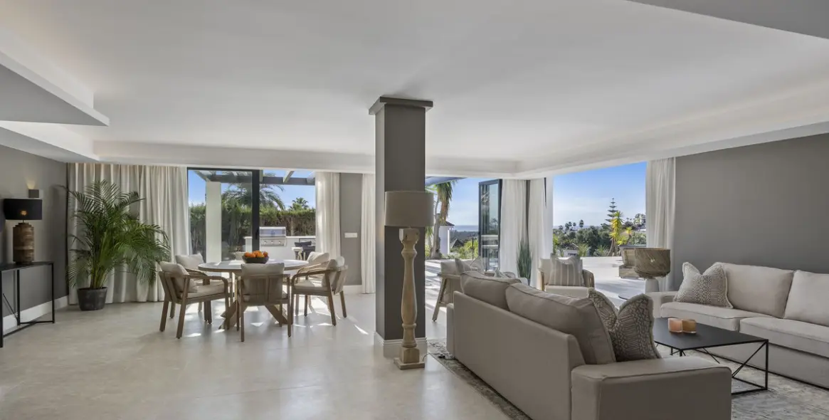 Sale of detached villa in El Paraiso 31