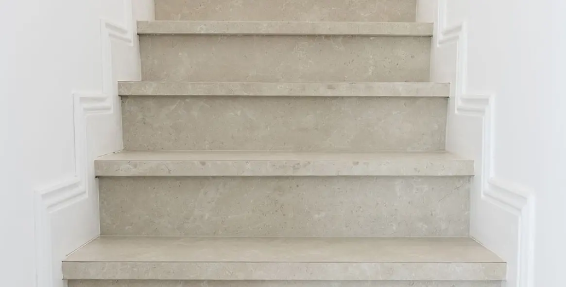 Sale of detached villa in El Paraiso 36