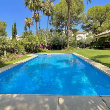 Продажа  отдельно стоящей виллы в The Golden Mile