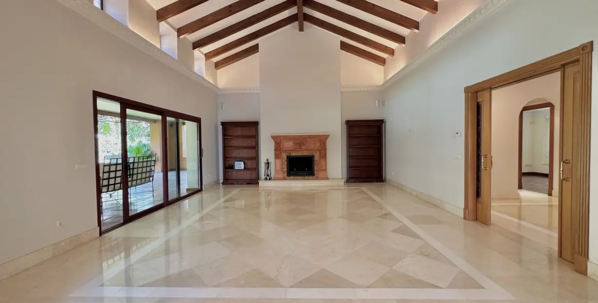 Продажа  отдельно стоящей виллы в The Golden Mile 4