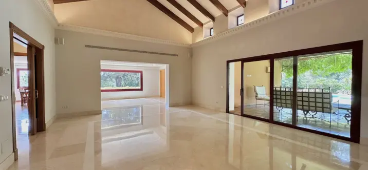 Продажа  отдельно стоящей виллы в The Golden Mile 4