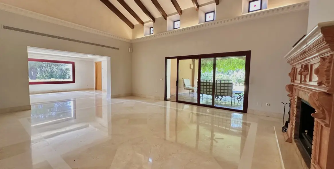 Продажа  отдельно стоящей виллы в The Golden Mile 6