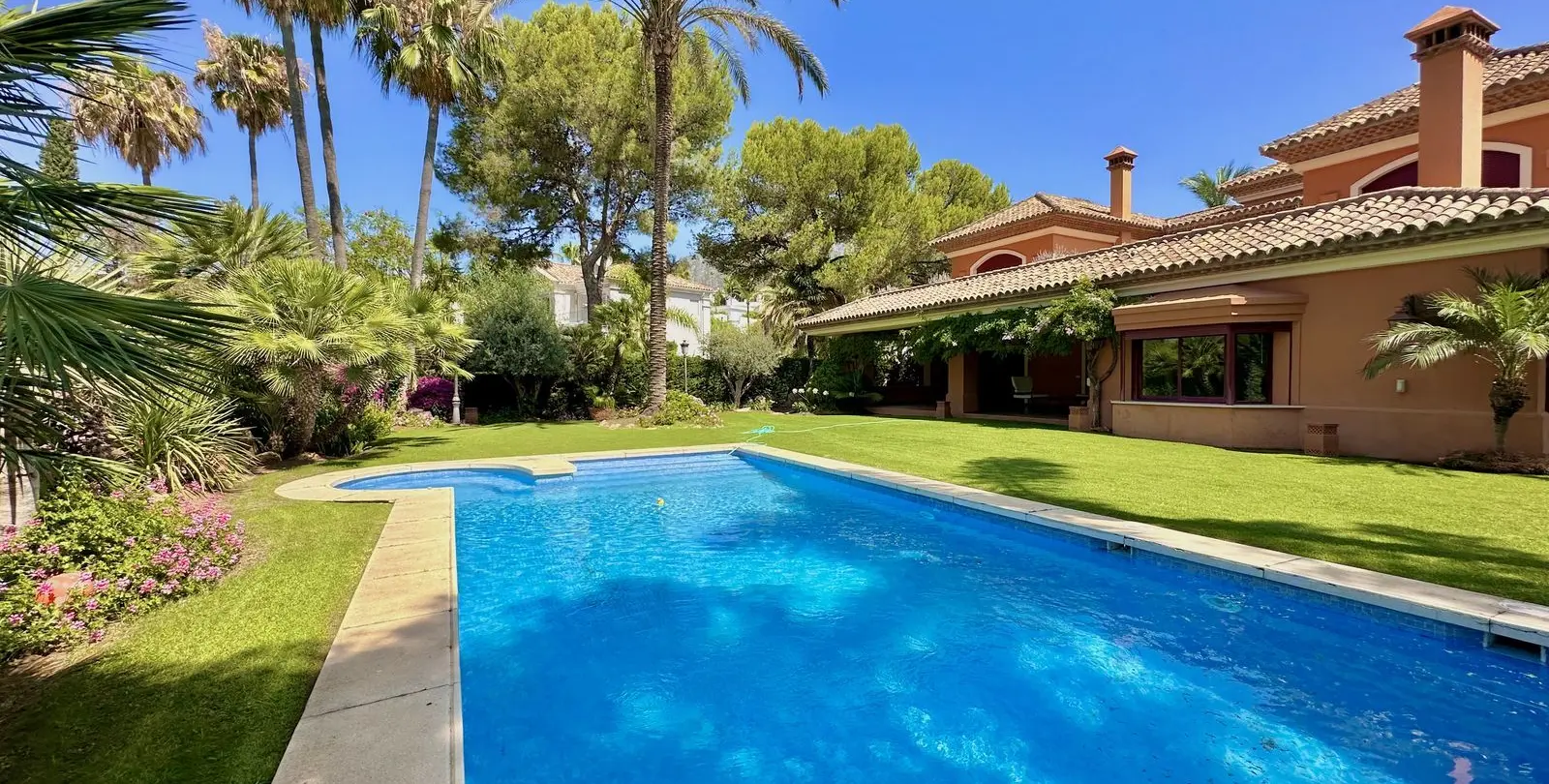 Venta de villa independiente en The Golden Mile 1