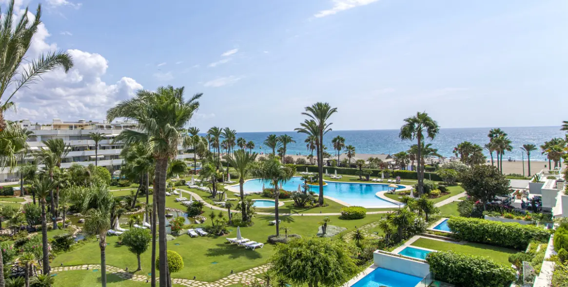 Sale of penthouse in Puerto Banús 2