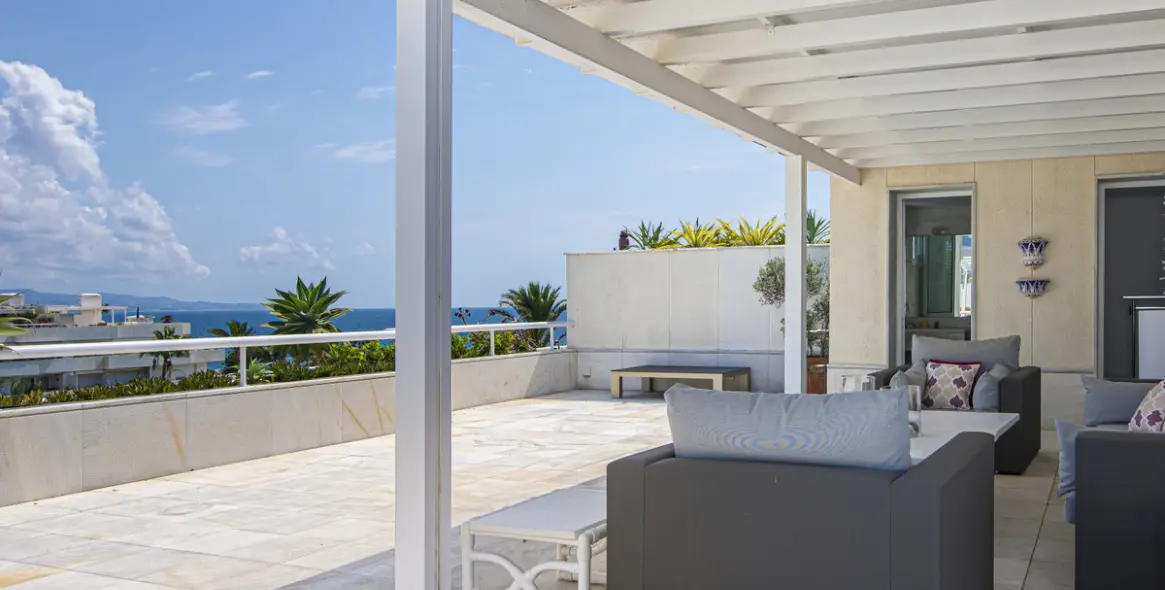 Sale of penthouse in Puerto Banús 3