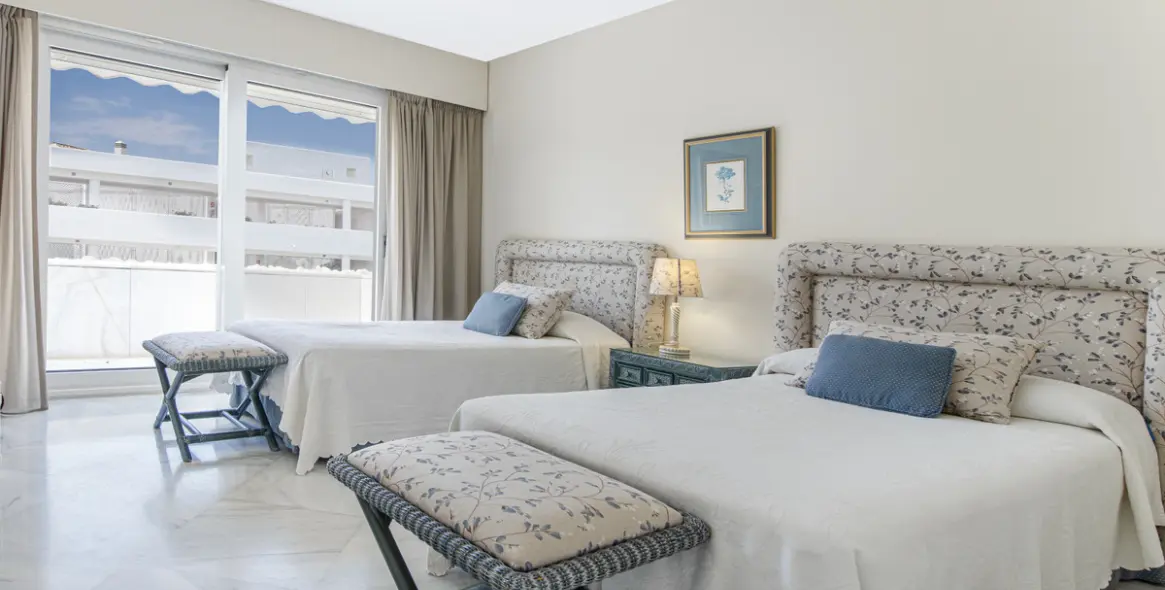 Sale of penthouse in Puerto Banús 9