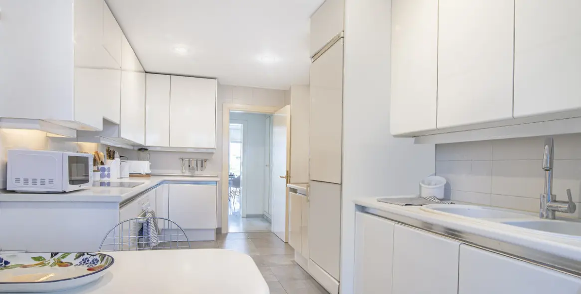 Sale of penthouse in Puerto Banús 11