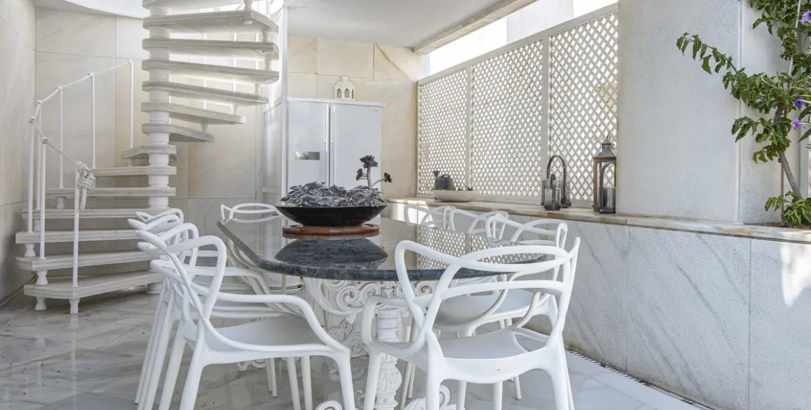 Sale of penthouse in Puerto Banús 14