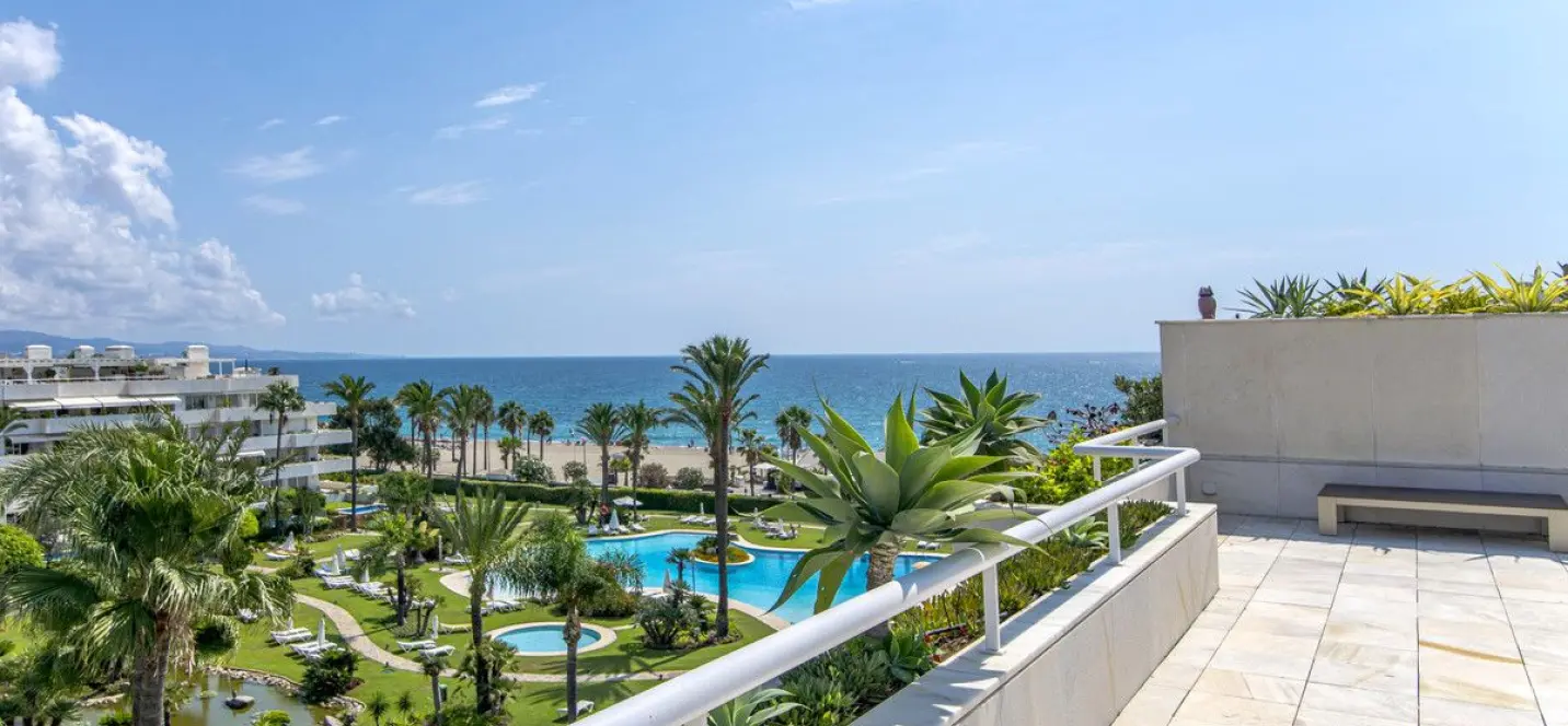 Sale of penthouse in Puerto Banús 0