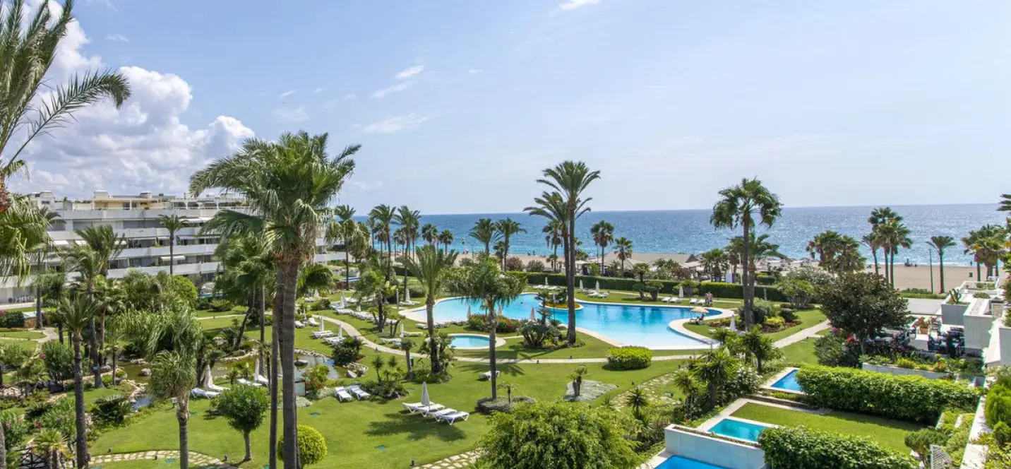 Sale of penthouse in Puerto Banús 1
