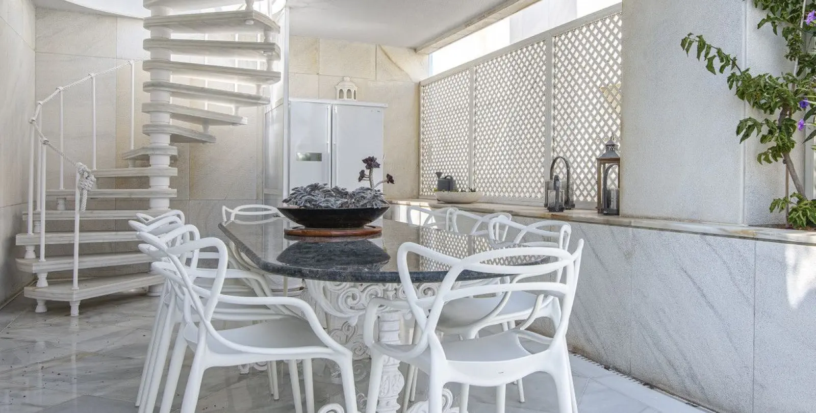 Sale of penthouse in Puerto Banús 14