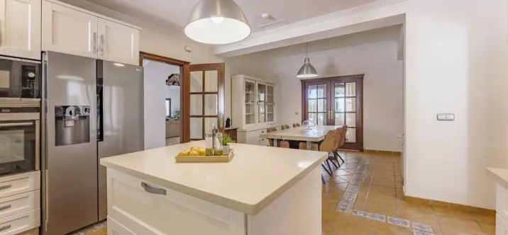 Long-term rent of detached villa in Nueva Andalucía 4