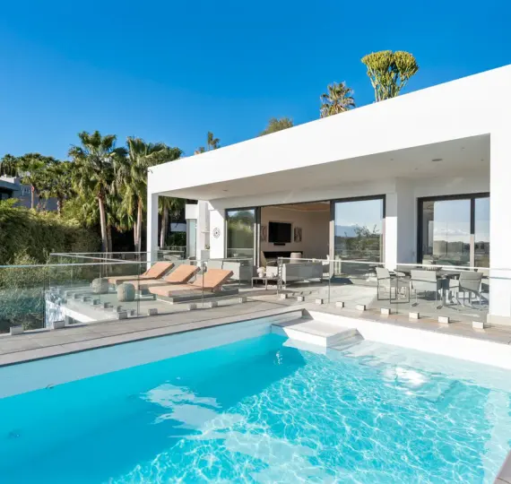 Sale of detached villa in Benahavís