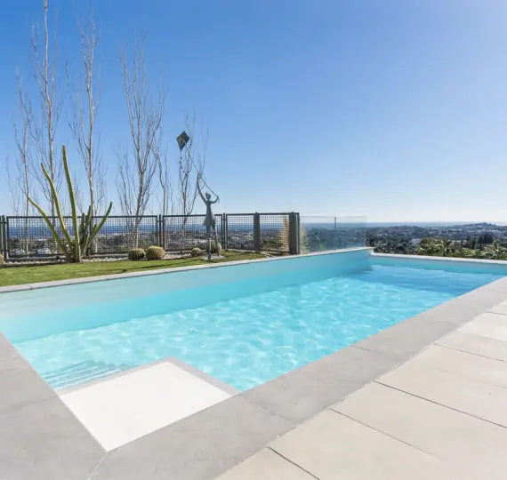 Sale of detached villa in Benahavís