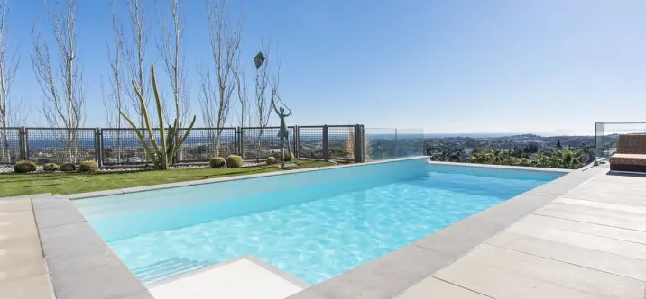 Sale of detached villa in Benahavís 2