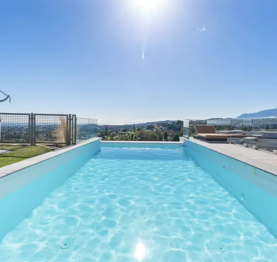 Sale of detached villa in Benahavís