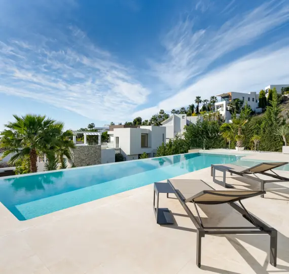 Sale of detached villa in Benahavís