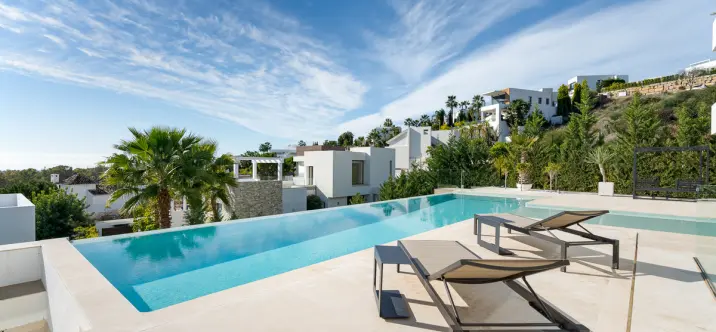 Sale of detached villa in Benahavís 1