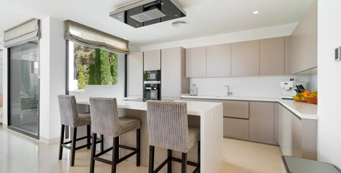 Sale of detached villa in Benahavís 12