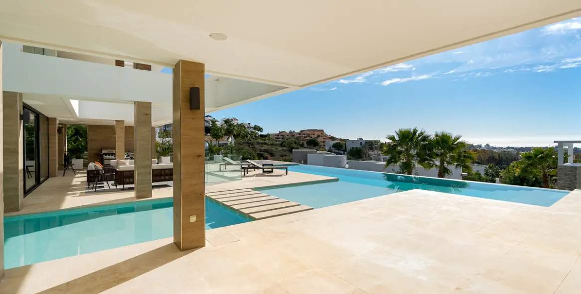 Sale of detached villa in Benahavís 34