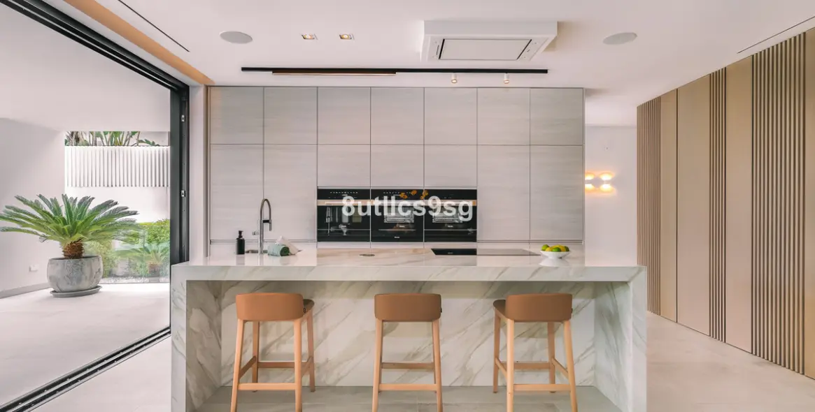 Sale of detached villa in Nueva Andalucía 4