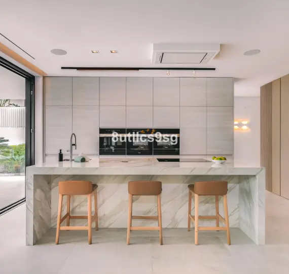 Sale of detached villa in Nueva Andalucía