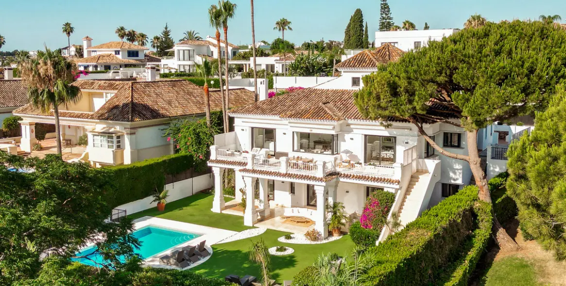 Продажа  отдельно стоящей виллы в Nueva Andalucía (район Aloha) 3