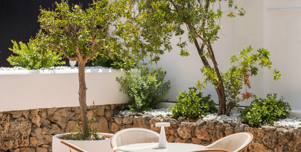 Sale of detached villa in Aloha 25