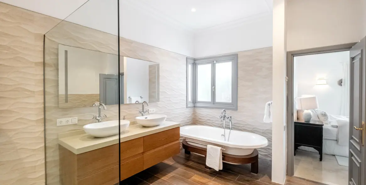 Sale of detached villa in Aloha 34