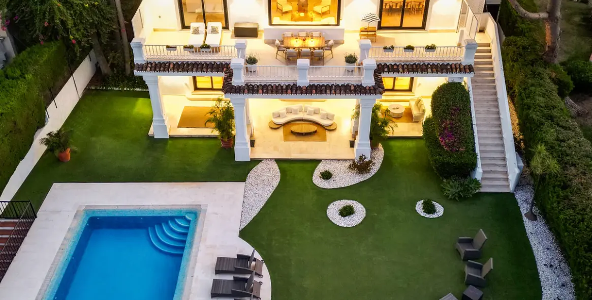 Sale of detached villa in Aloha 43