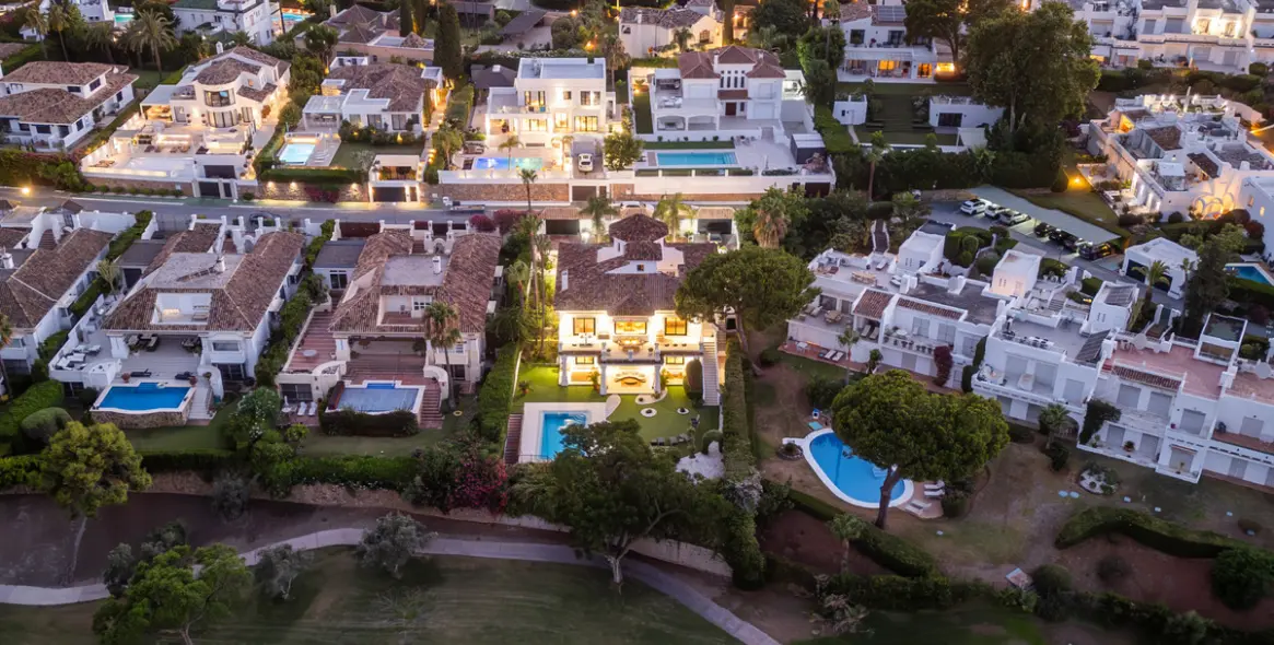 Sale of detached villa in Aloha 48