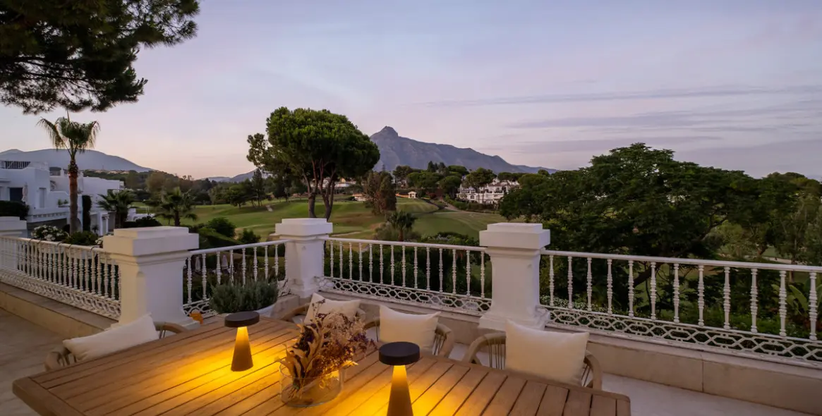 Sale of detached villa in Aloha 49