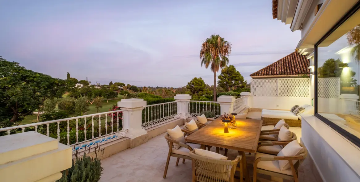 Sale of detached villa in Aloha 50