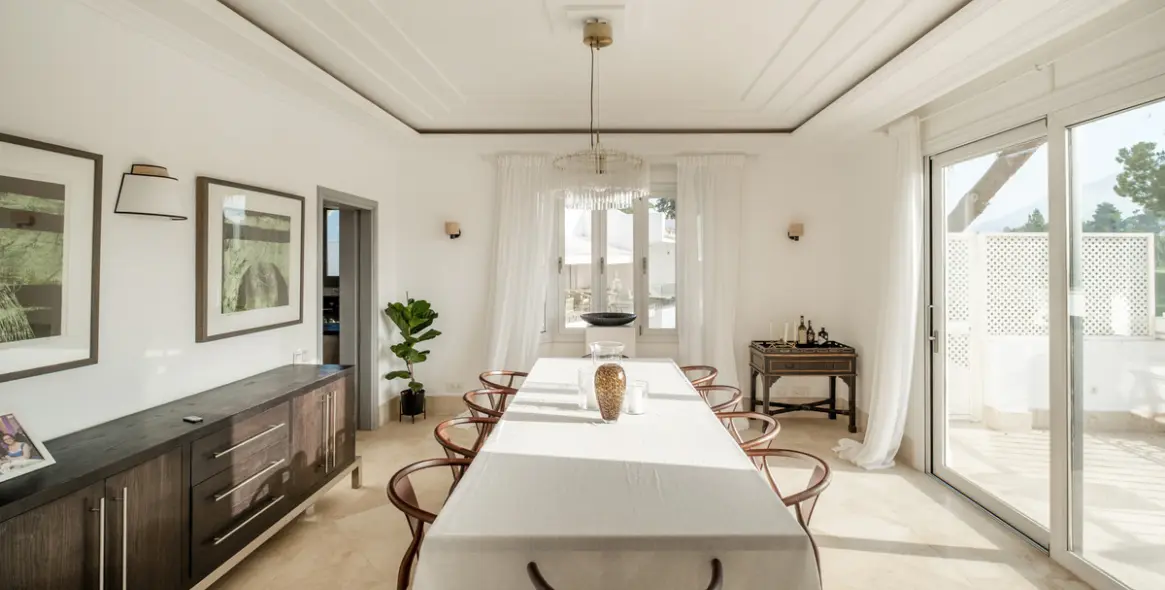 Sale of detached villa in Aloha 54