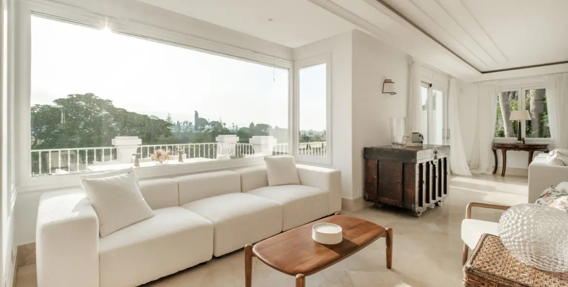 Sale of detached villa in Aloha 55