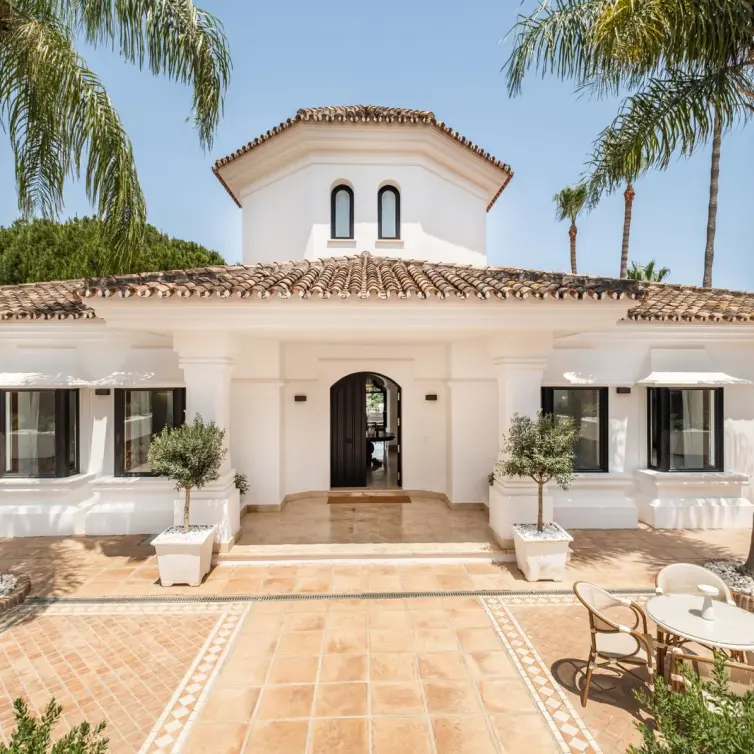 Venta de villa independiente en Aloha