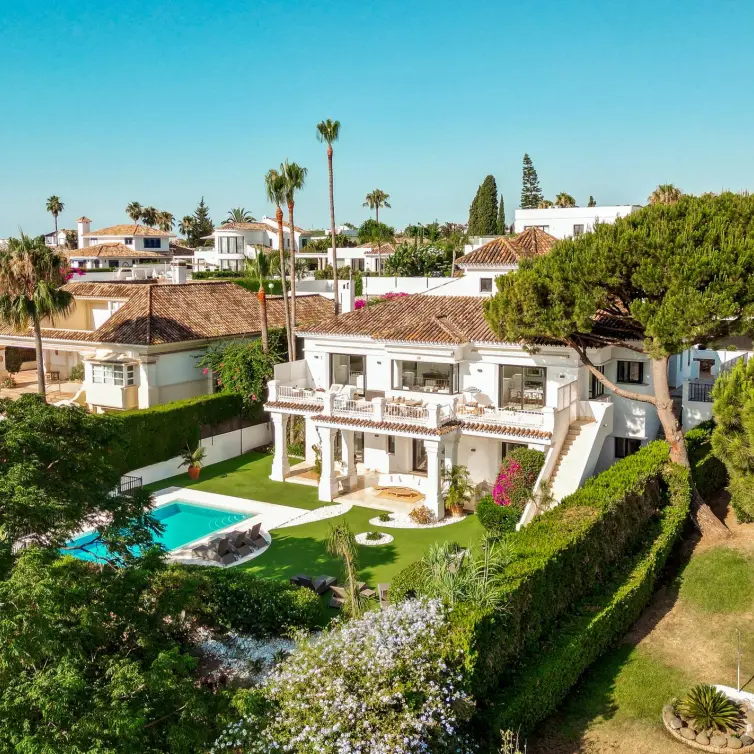 Venta de villa independiente en Aloha