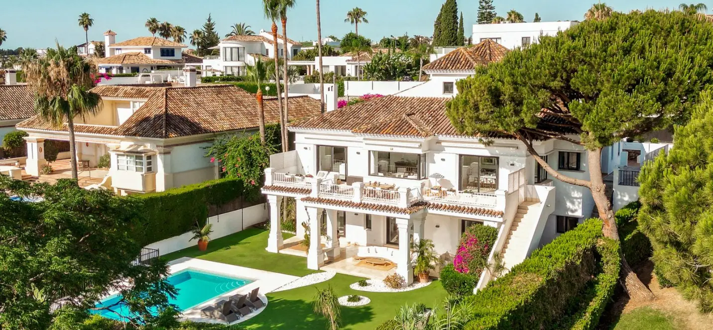 Venta de villa independiente en Aloha 2
