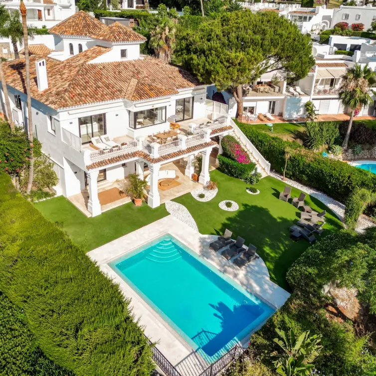 Venta de villa independiente en Aloha
