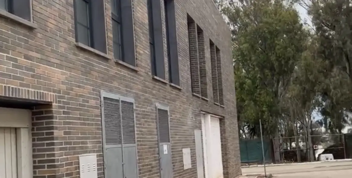 Sale of apartment complex in Cancelada 1