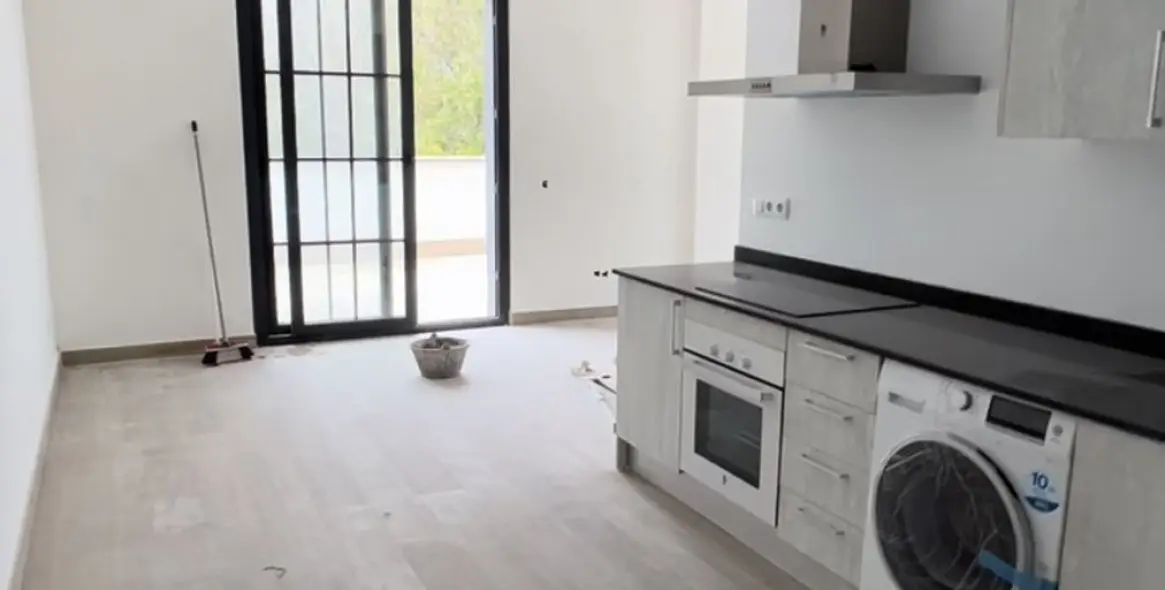 Sale of apartment complex in Cancelada 3