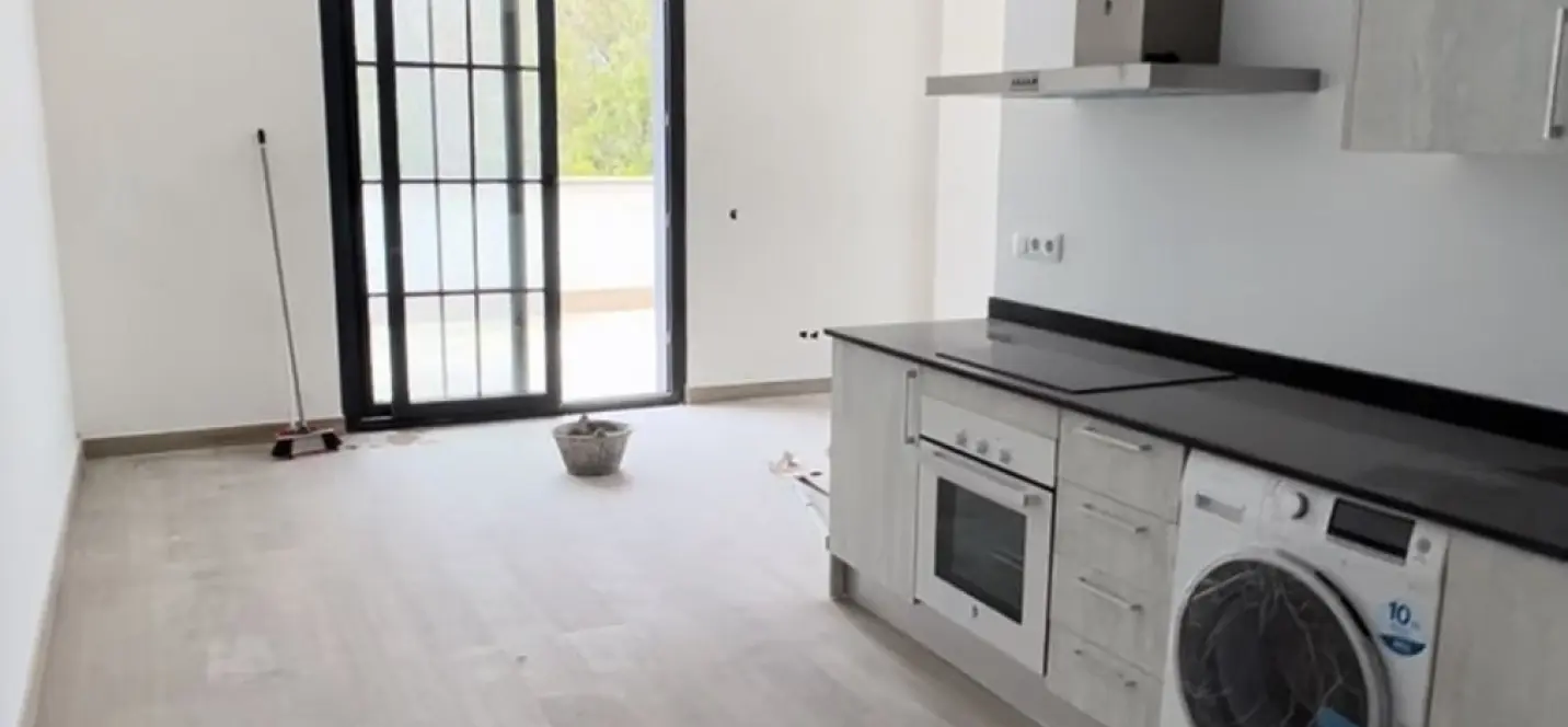 Sale of apartment complex in Cancelada 2