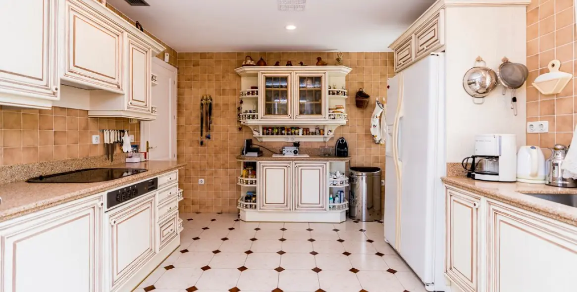 Sale of detached villa in Marbella 5