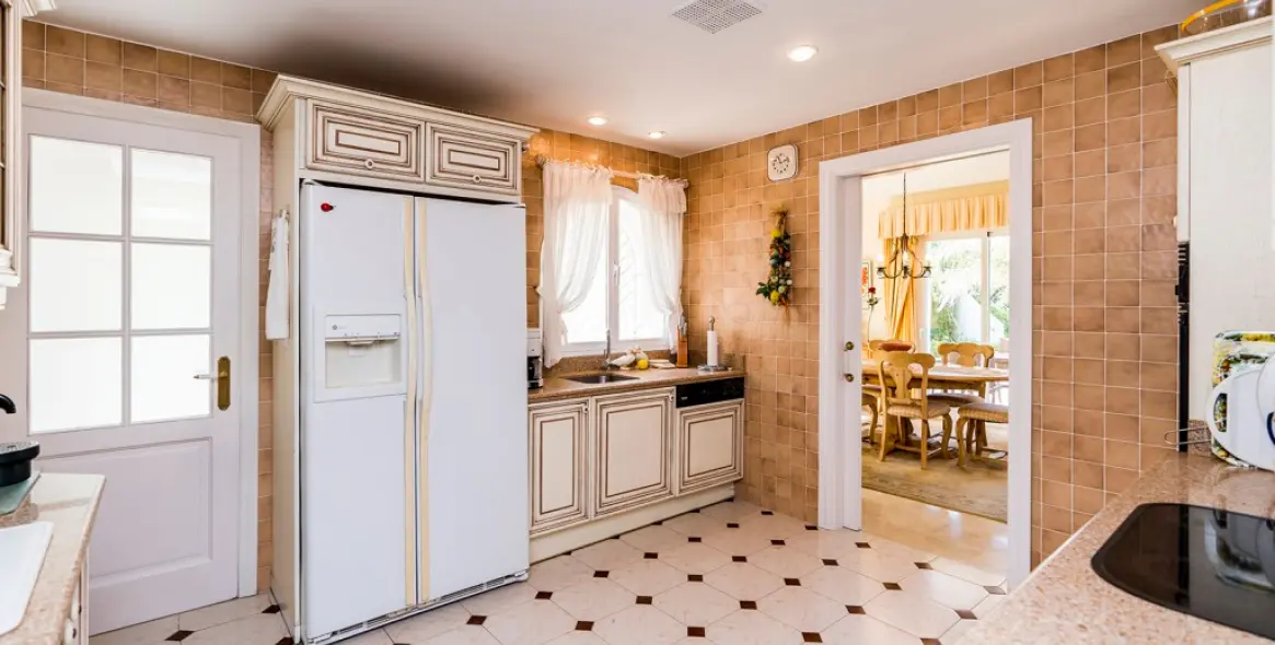 Sale of detached villa in Marbella 8