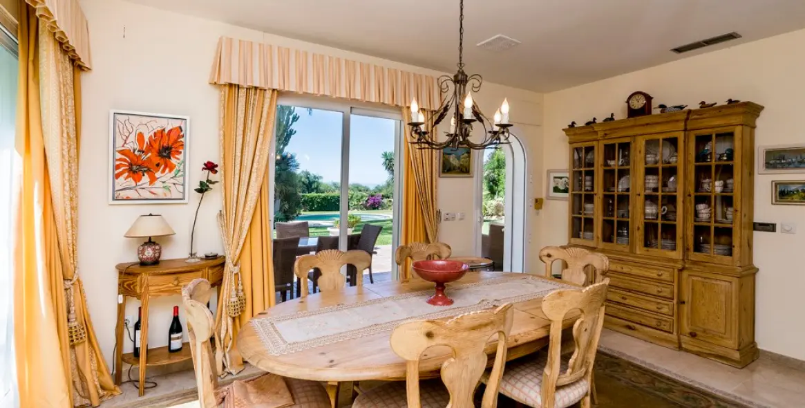 Sale of detached villa in Marbella 14