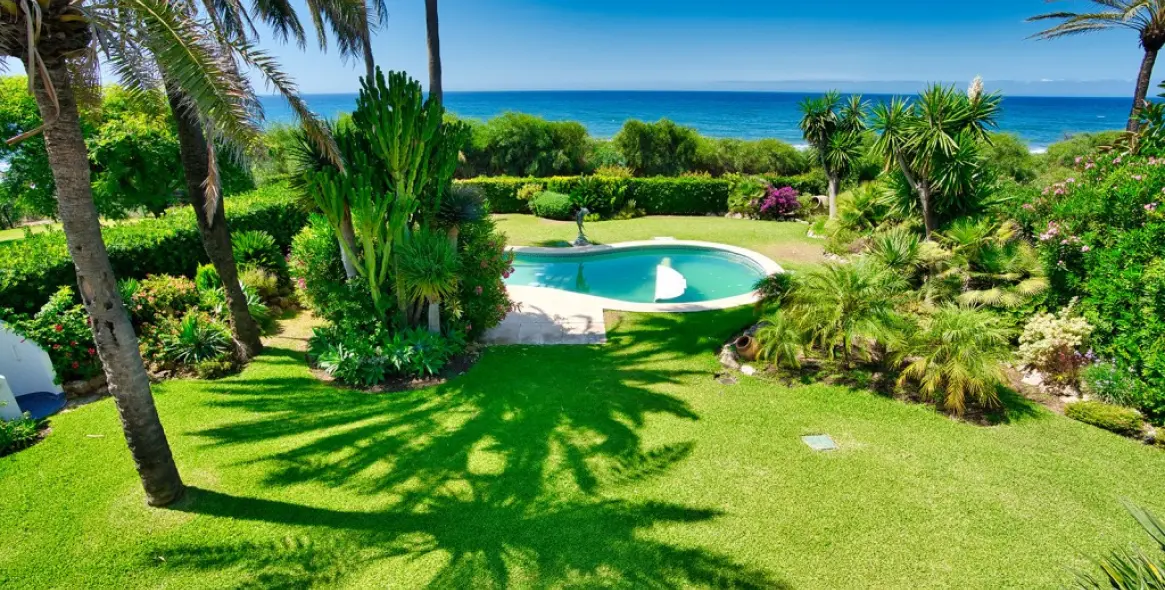 Sale of detached villa in Marbella 32