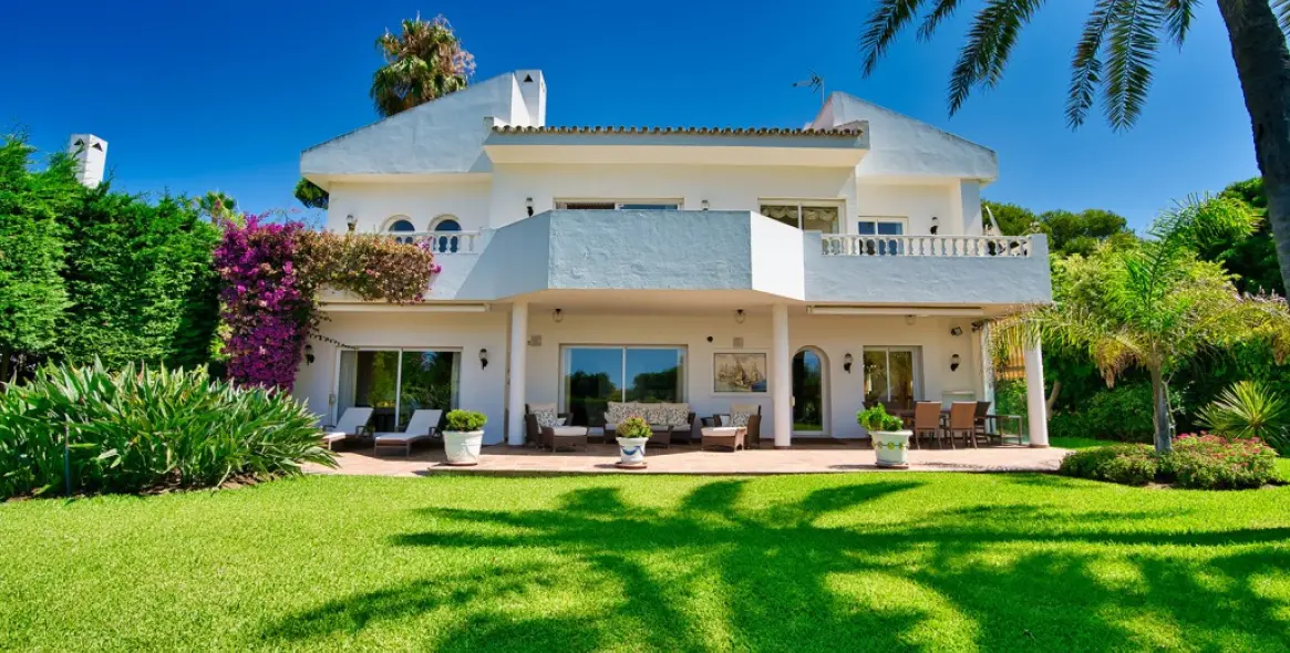 Sale of detached villa in Marbella 43
