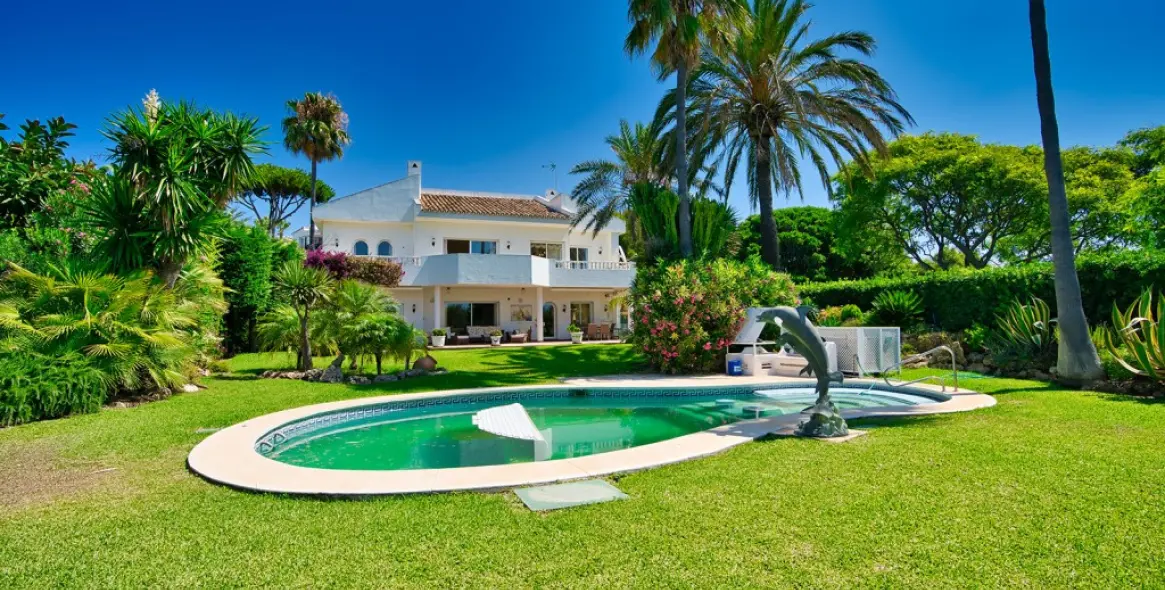 Sale of detached villa in Marbella 45